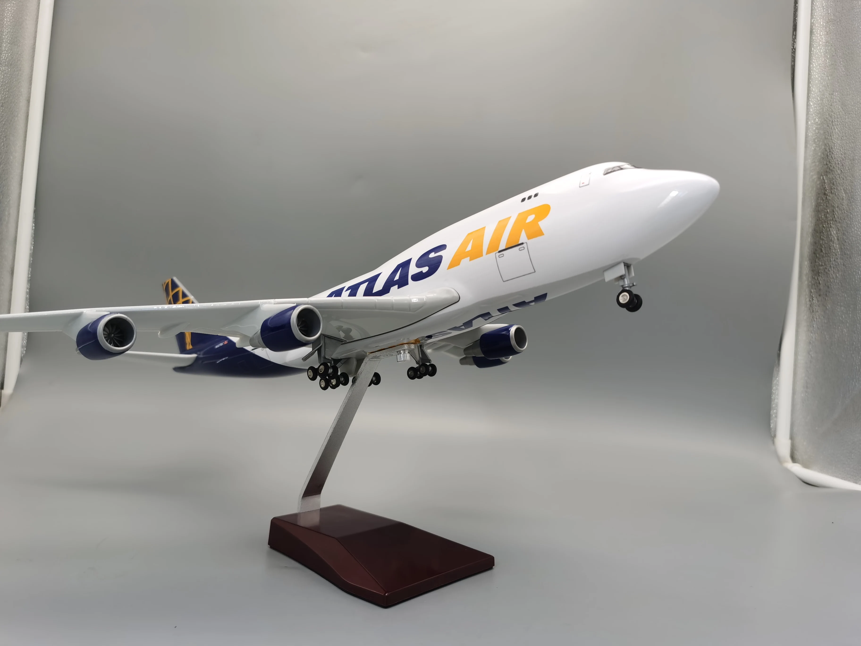 47cm Atlas Air 747 Aircraft Model Boeing 747 Model Airplane Simulation Model Ornament with LED Lights Civil Aviation Airliner