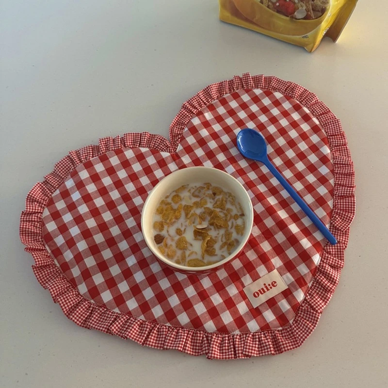 

Placemats Dining Table Korean Plaid Heart-shaped Placemat Water Cup Mat Cute Pleated Lace Mat Fabric Coaster Dining Mat