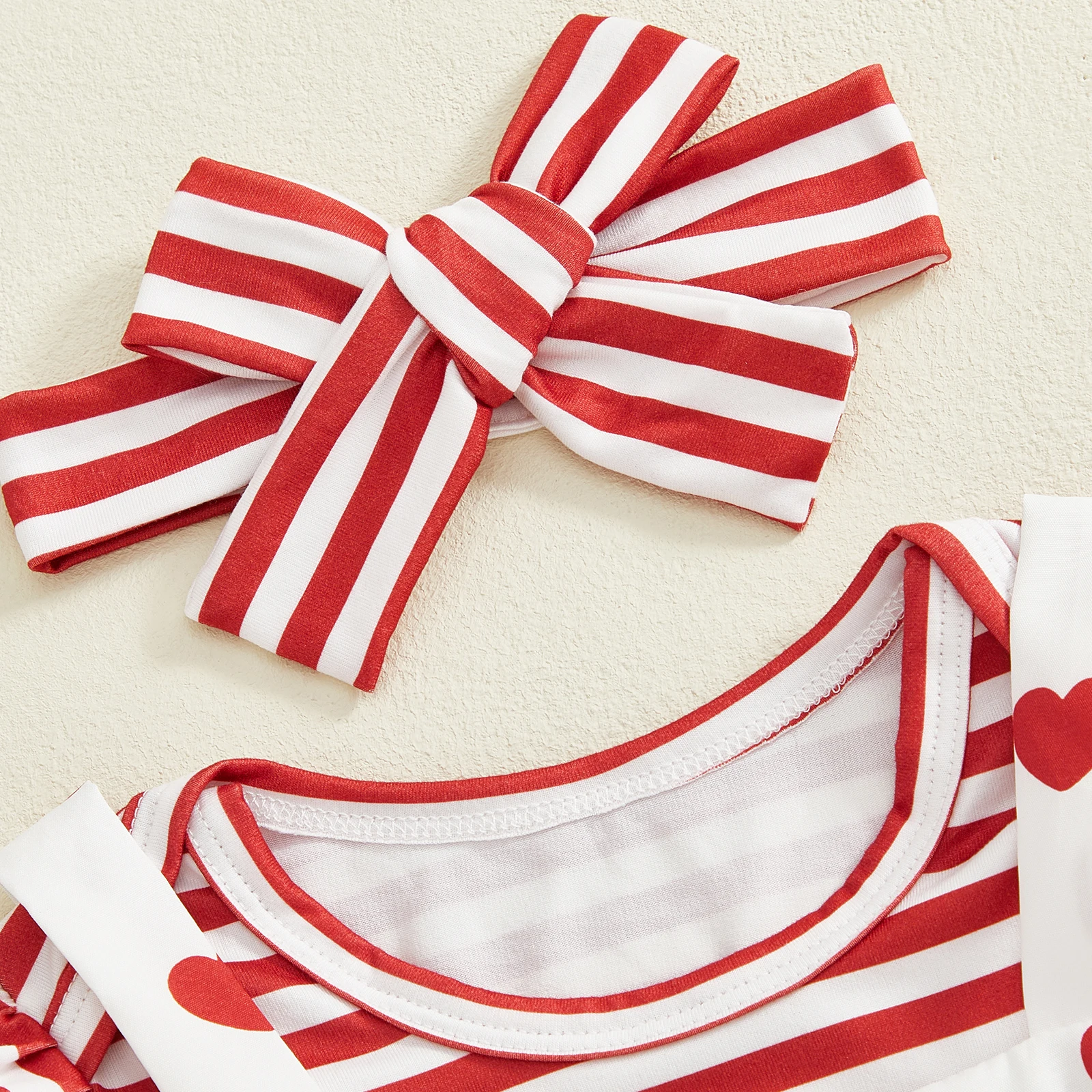 ملابس عيد الحب للفتيات الصغيرات بأكمام طويلة وطباعة مخططة + تنورة بحمالات + مجموعة عصابة رأس