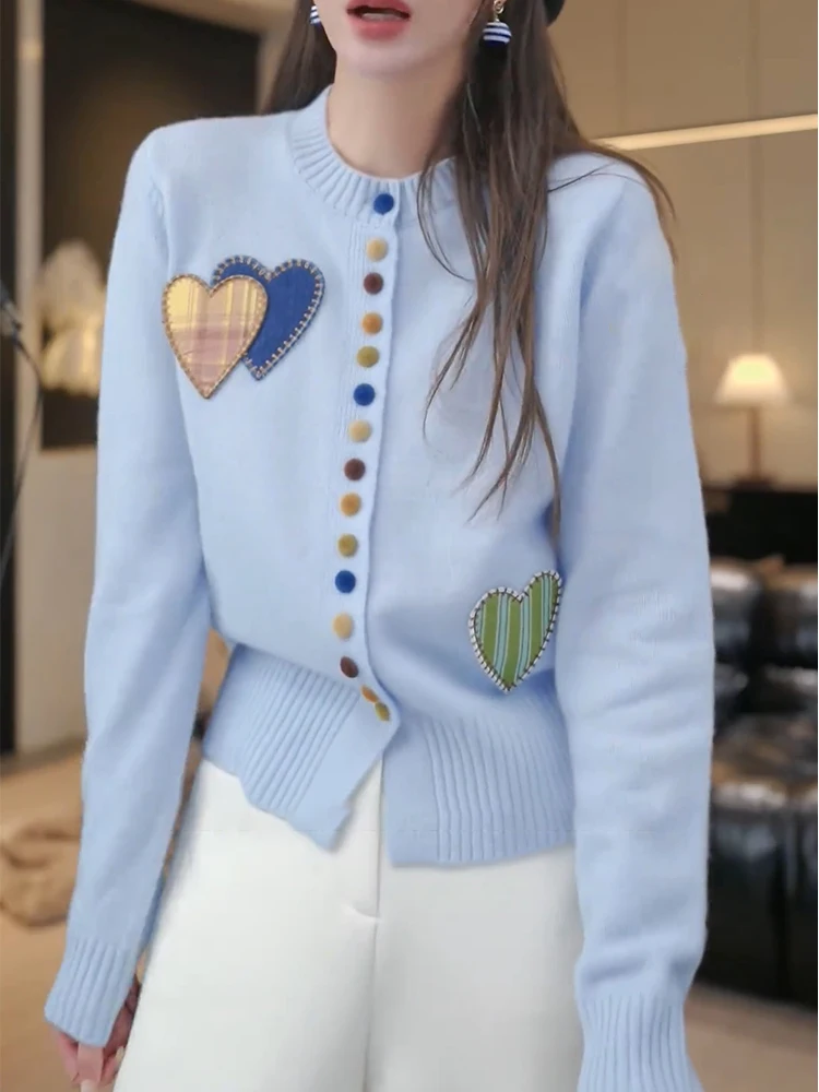 

Трикотажный кардиган для похудения, осень-зима 2024, модный, с принтом в виде сердца, цвет синий, большие размеры, свободный крой, в корейском стиле