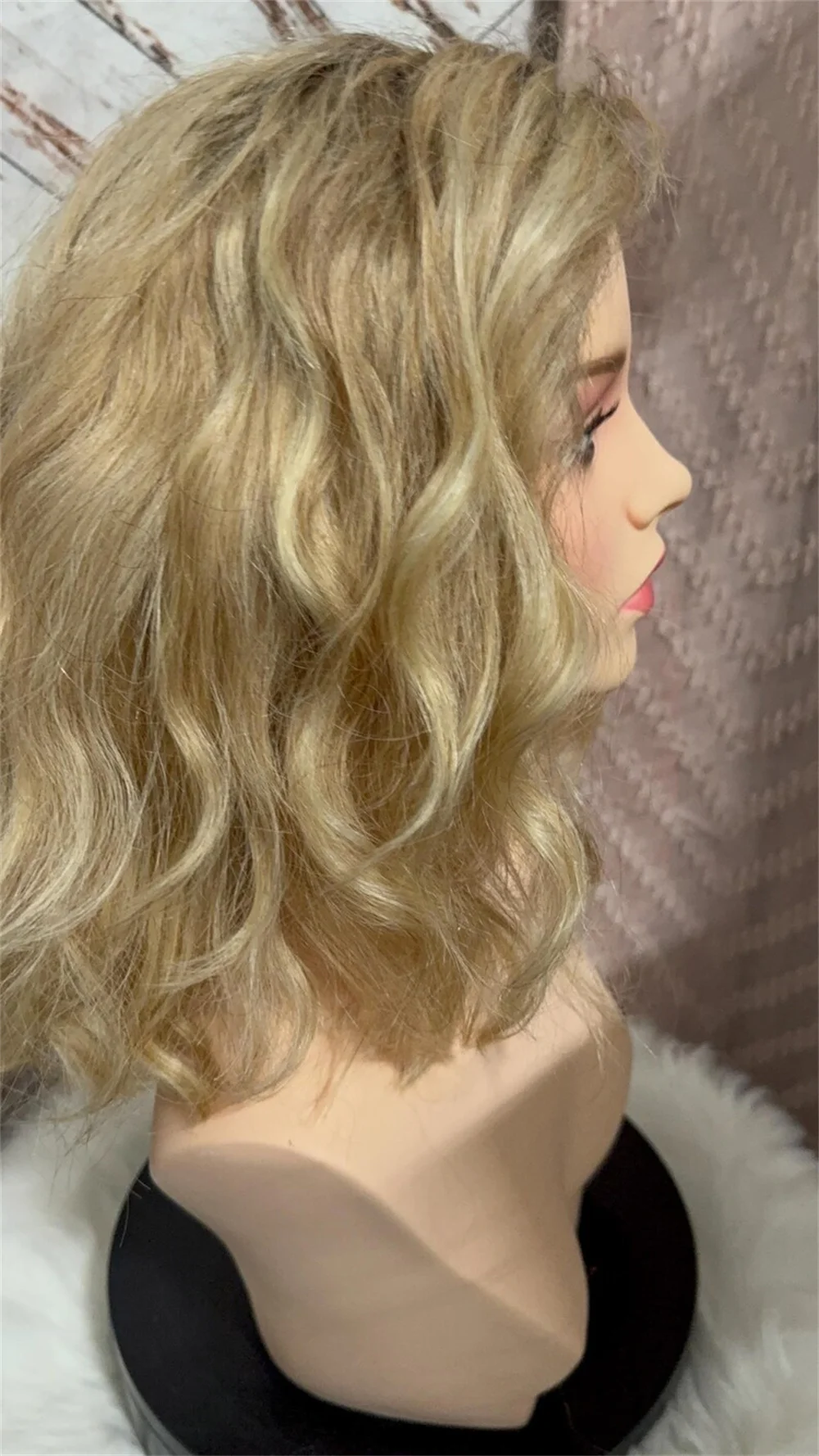 Ready To Wear Short Curly Wig Ombre Honey Blonde Wig Wet Wave HD Invisible Synthetic Lace Front Wig for Beginner Friendly