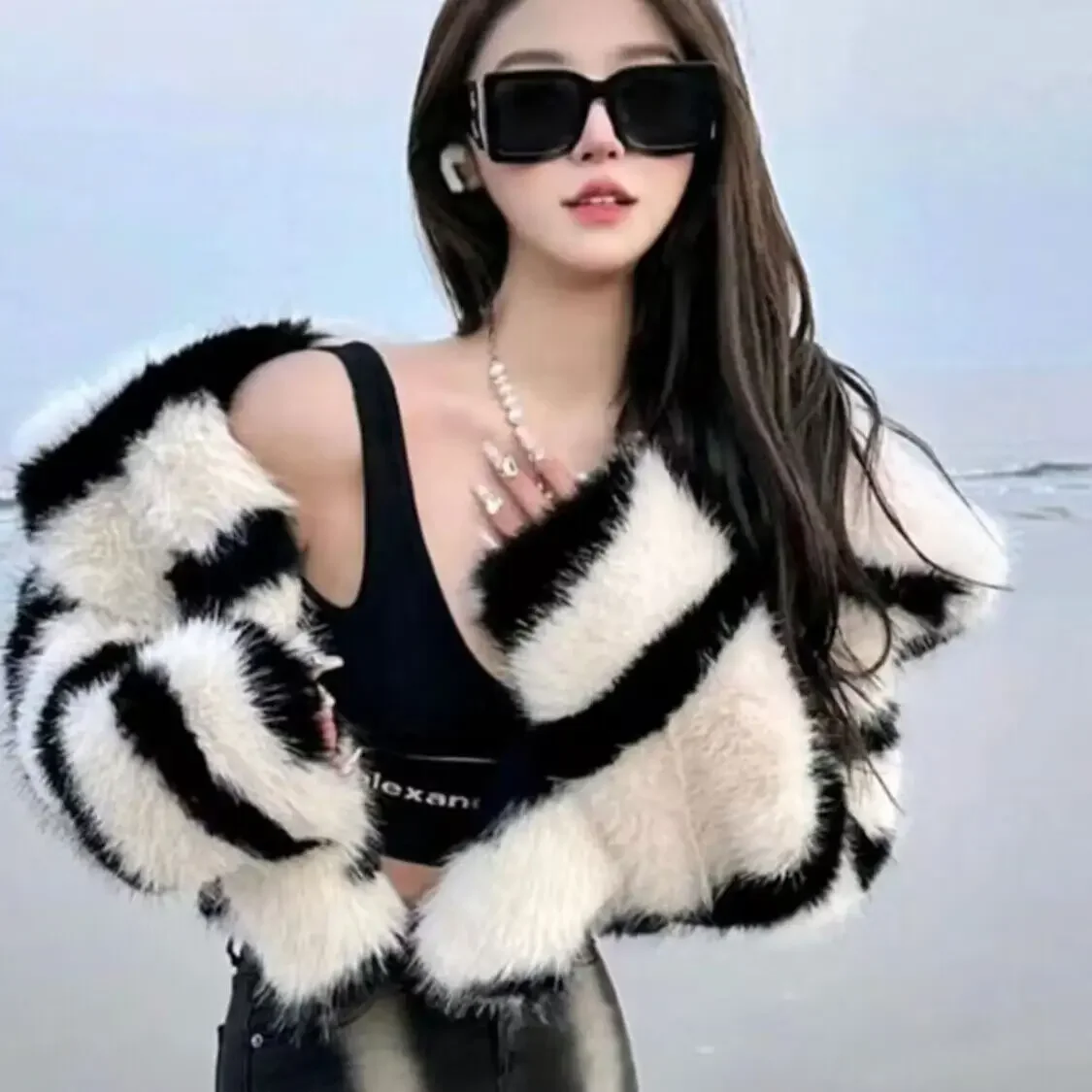 2024 Winter New Women Fur Coat Zebra color Short Jacket Top Clothing Thickened