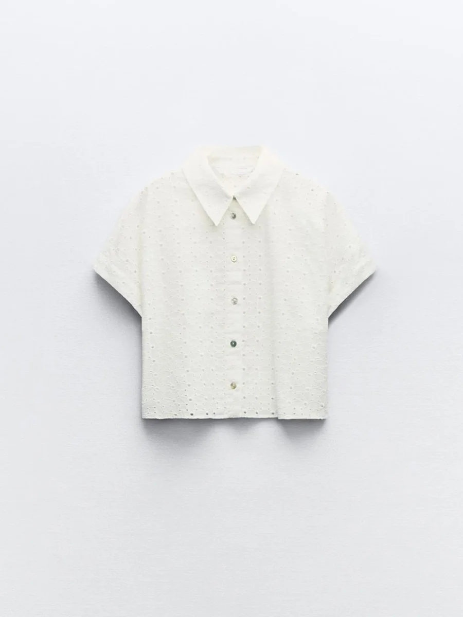 

New Summer Women's ort Sve Embroidered Hollow out Single Button irt Ele Commute Sle Faionable Ladies' Blouse