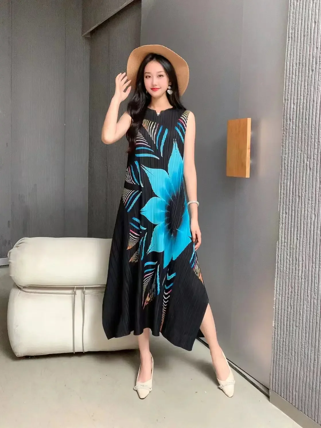 

Miyake Pleated V-neck Floral Print Dress Women Sleeveless 2024 Summer Fashion Temperament Thin Senior Undershirt Long Dresses