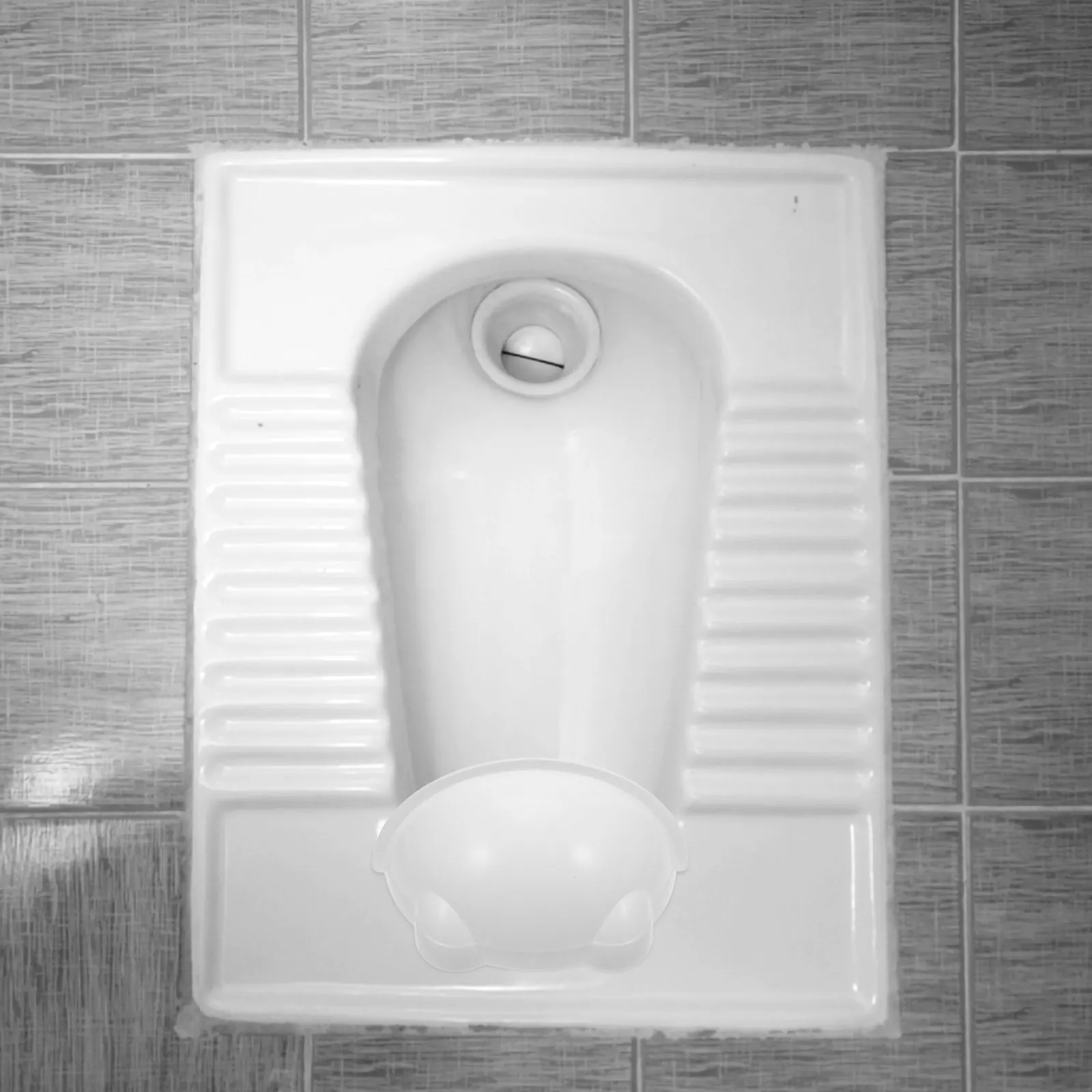 

2Pcs Universal Squat Toilet Splash Guard Urine Diverter Pad Portable Pee Shield for Schools Malls Offices Anti-Splash Urinal