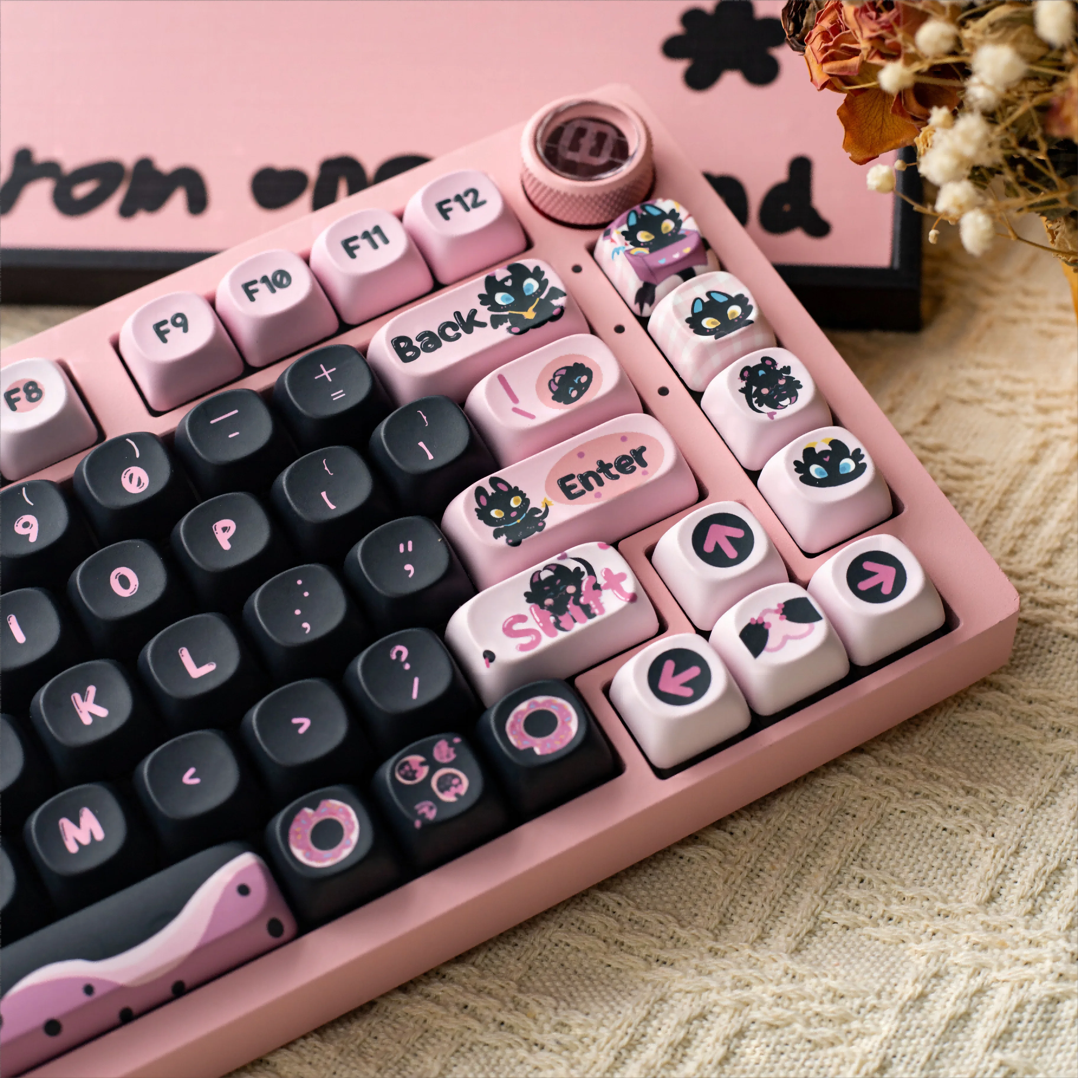 Little Black Dragon Keycap MOA Original Girl Cute Sweet Cool Black Pink Ball Cap PBT Hot Sublimation Mechanical Keyboard Cross S