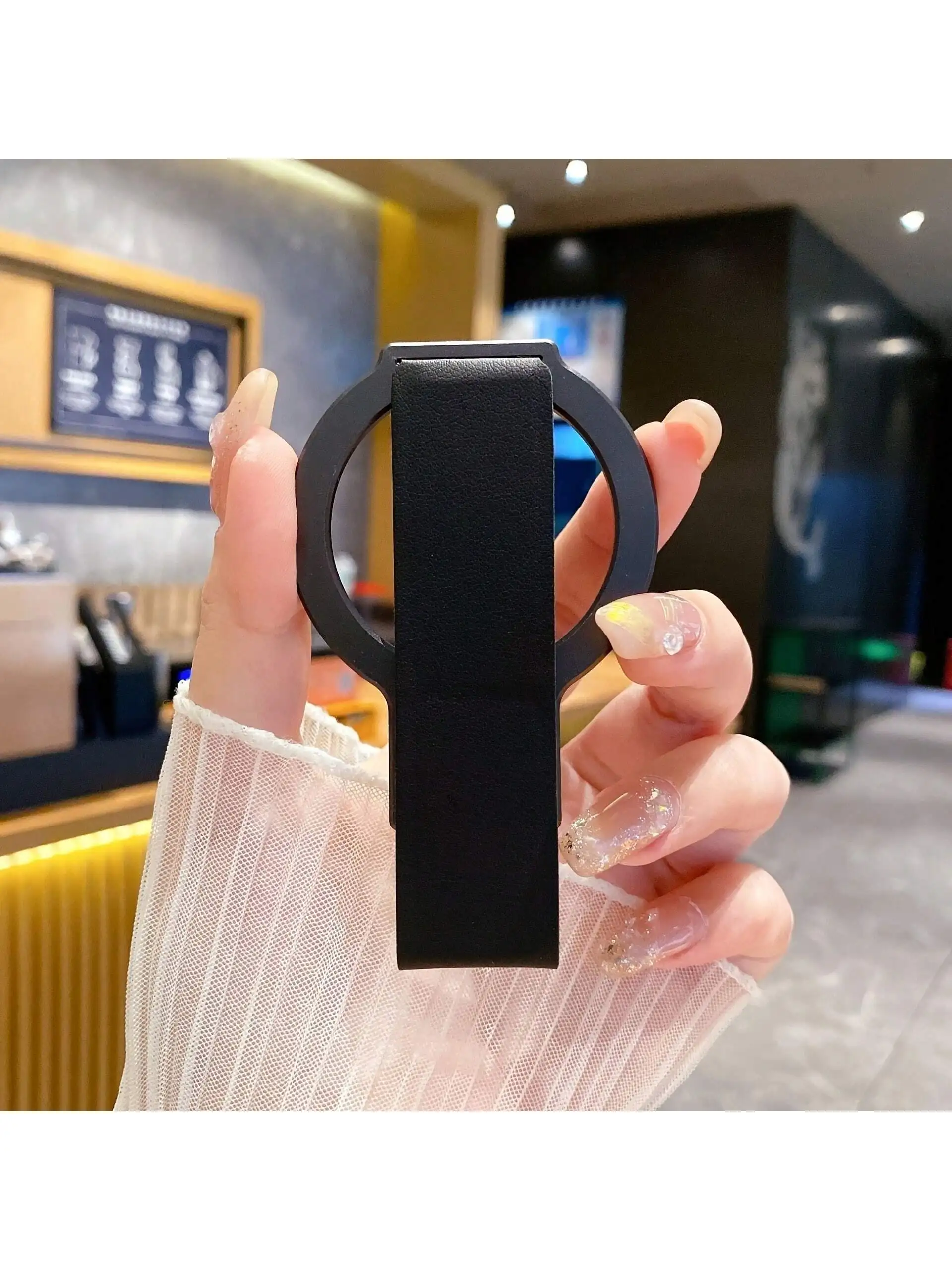

Magnetic phone holder, made of foldable imitation leather material, with adjustable finger strap, suitable for iPhone 16/15 PRO