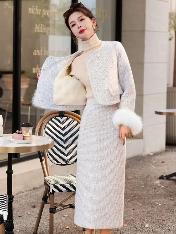 UNXX 2023 Winter New Chic Style Set in Creamy White Little Black  Padded Jacket + Half-skirt High-end and Elegant Ensemble