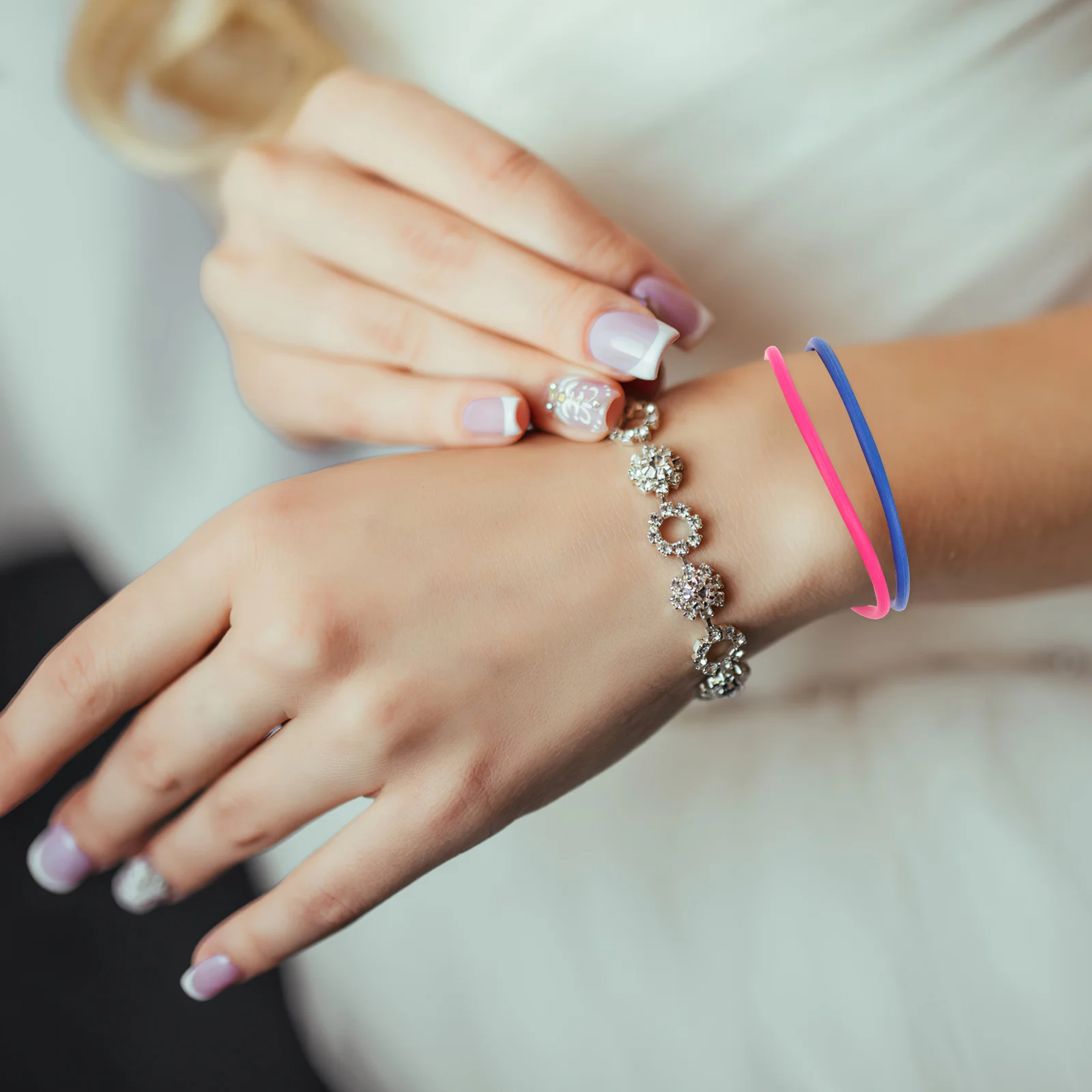 

10 Pcs Colorful Silicone Bracelets Retro Theme Party Accessories Comfortable Rubber Bands Wristbands for Women Girls