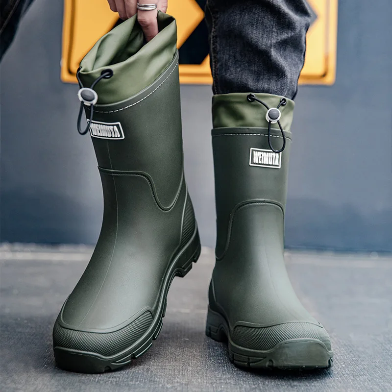 Sepatu Bot Hujan Tabung Tinggi Bersol Tebal Gaya Pasangan Sepatu Bot Hujan Merek Berkemah Sepatu Memancing Sabuk Luar Ruangan Sepatu Pria Tahan Air dan Antiselip