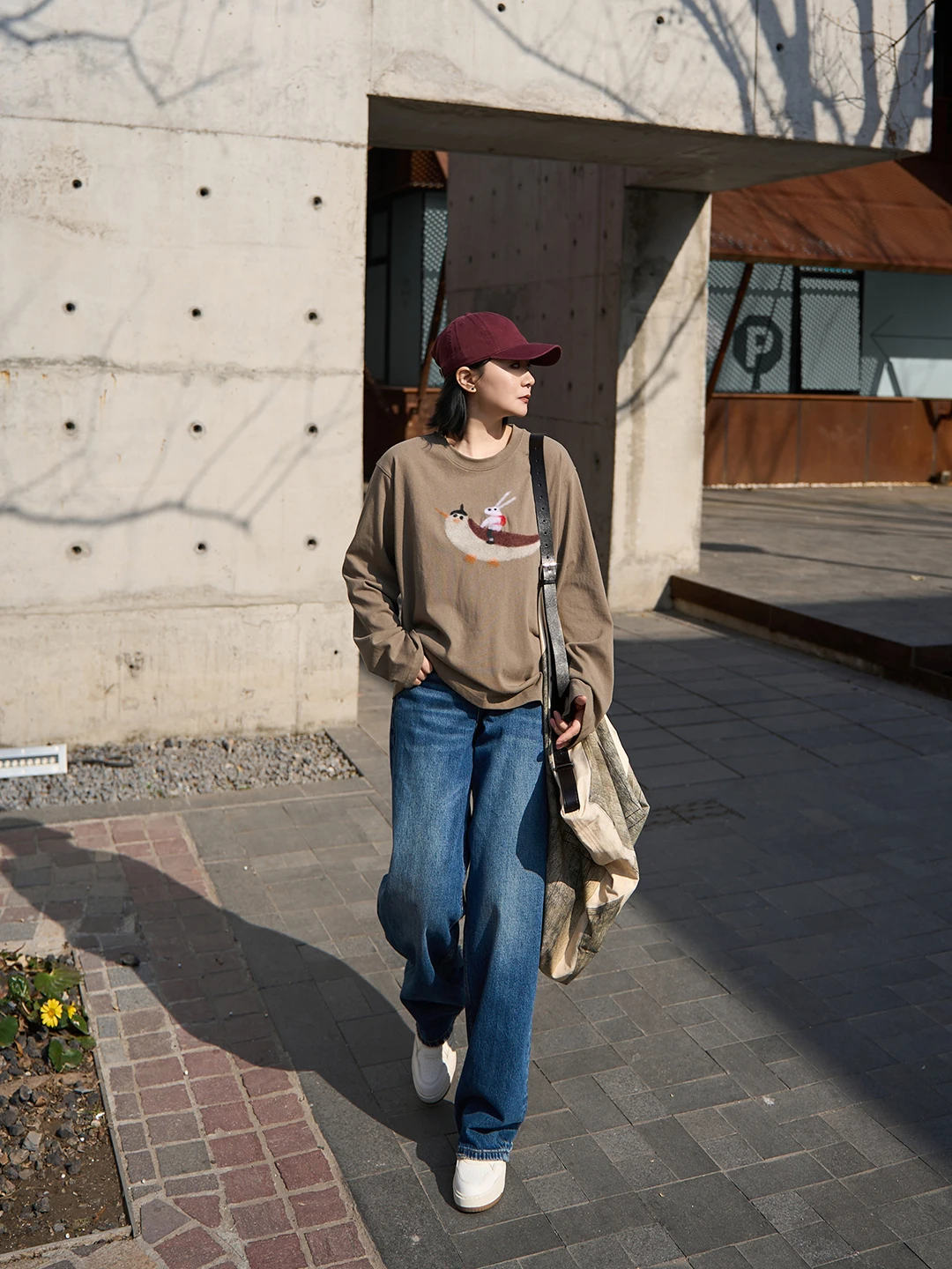 

TOFOD Casual Hand Embroidered Long Sleeve round Neck Loose Fit T-Shirt for Women Breathable Cotton Polyester Blend Daily Wear