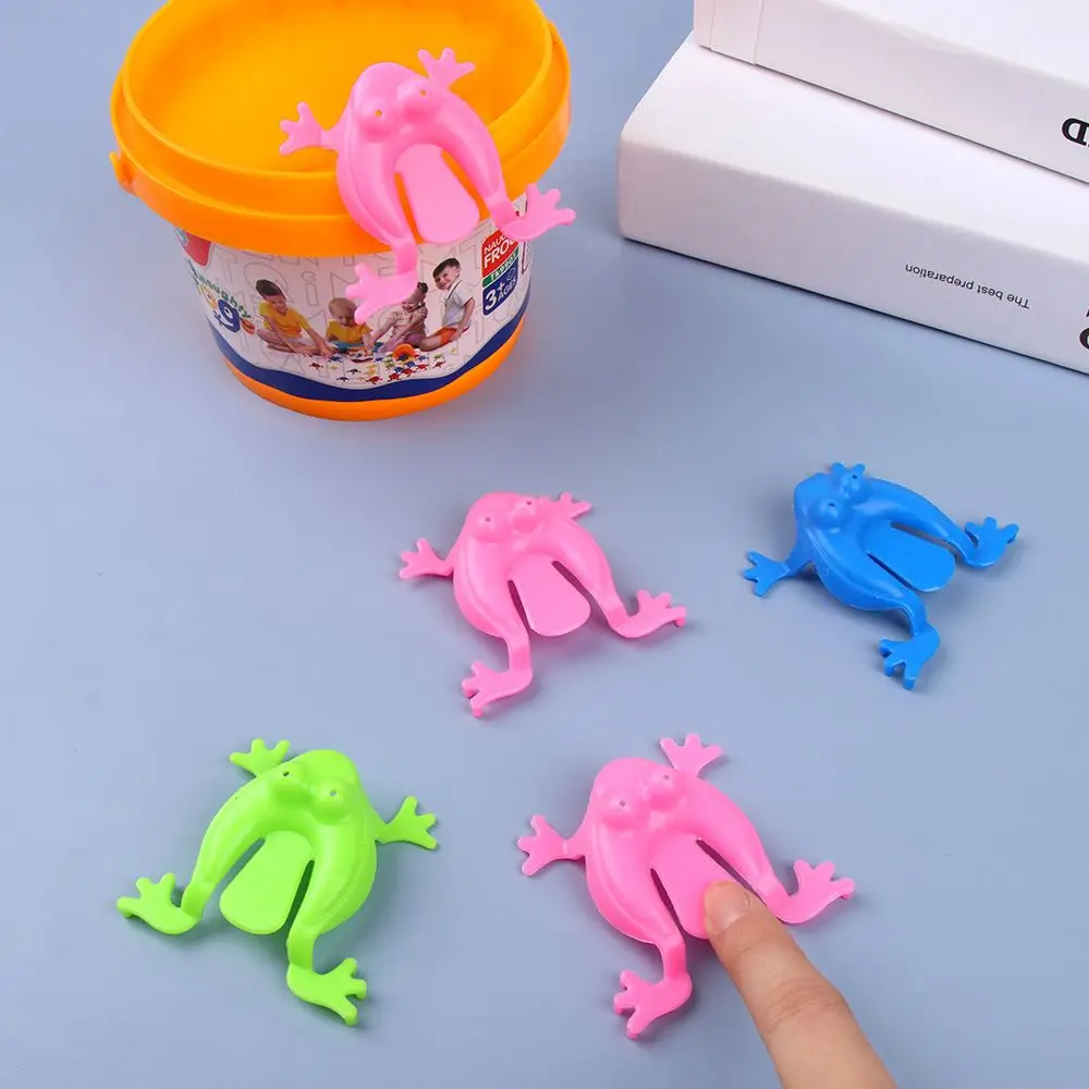 12 pezzi 12 pezzi ragazze ragazzi regalo novità assortiti giocattoli antistress giochi di concorso giocattoli rana che salta giocattolo agitarsi