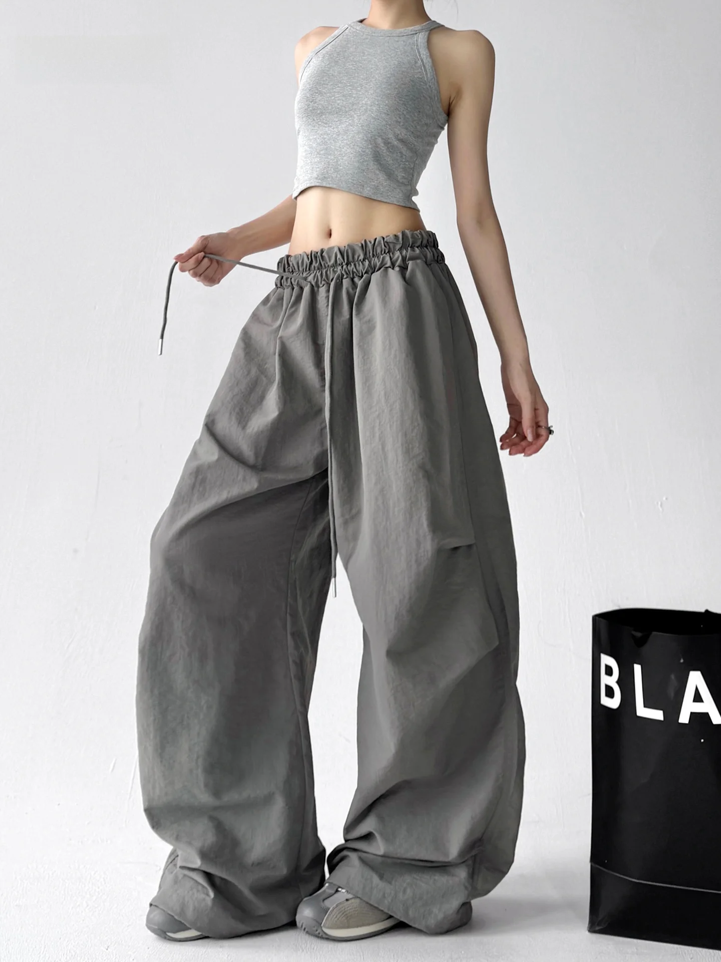 

Летние женские повседневные брюки с высокой талией и широкими штанинами, свободного кроя, универсальные, длинные, спортивные, простые, стильные, для города, модные, коллекция 2025 года