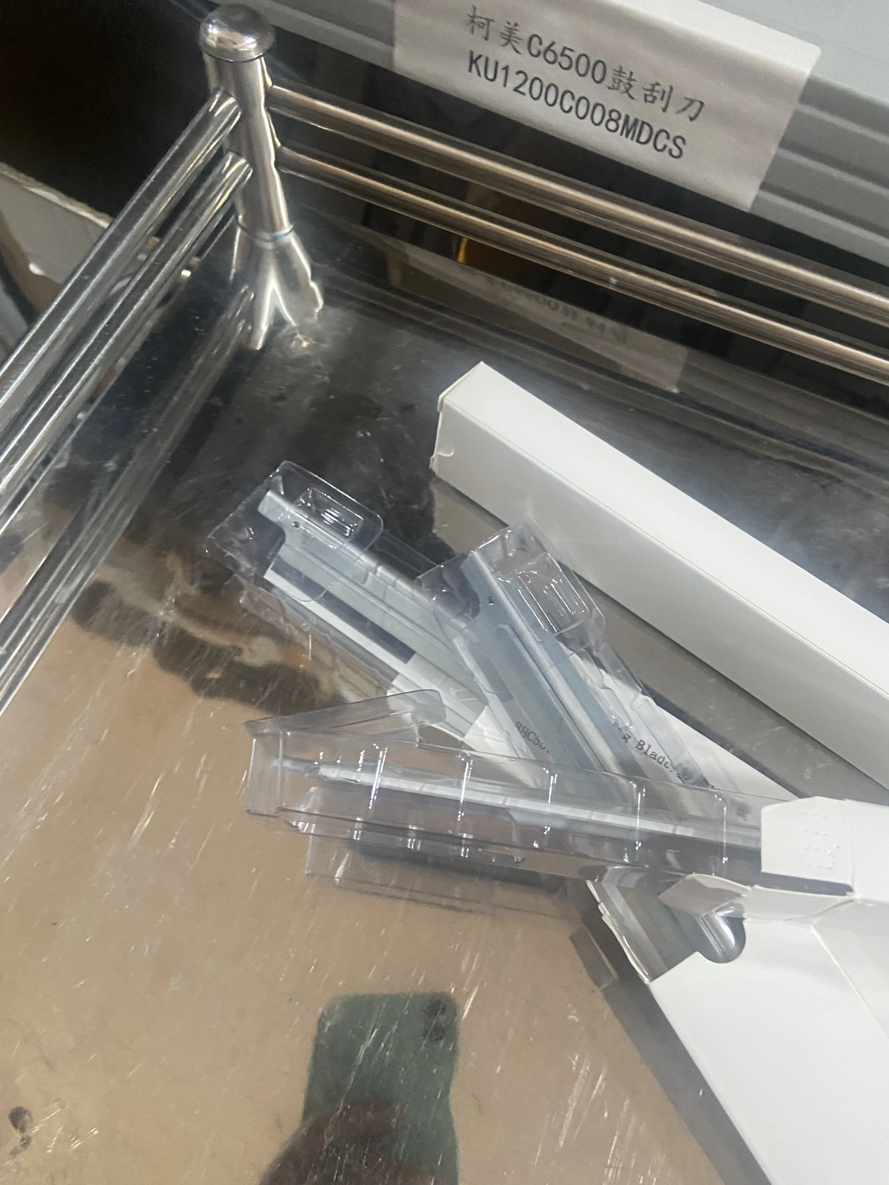 

2 шт. A03U330300 лезвие для чистки барабана для Konica Minolta bizhub Pro C5500 C6500 C500 C5501 C6501 C6000 C7000 C8050 лезвие стеклоочистителя