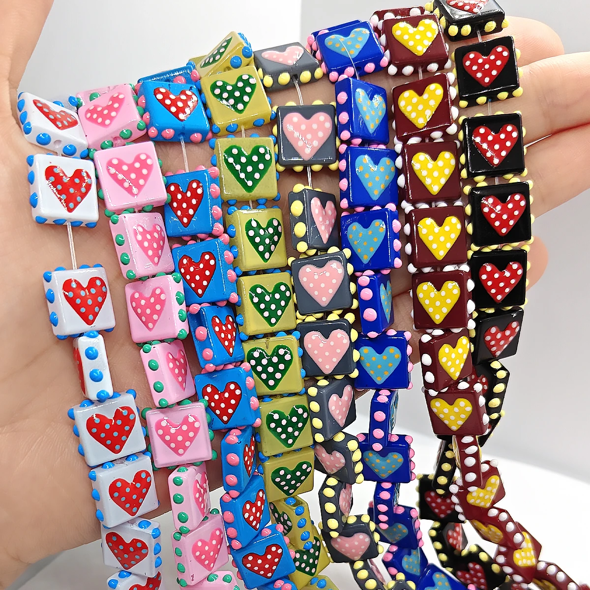 4/8 Stück 14mm Polka Dot Herzform Quadratische Mehrfarbige Lampwork-Glasperlen Liebesanhänger für DIY Schmuckherstellung Halskette Armband – Detail 3
