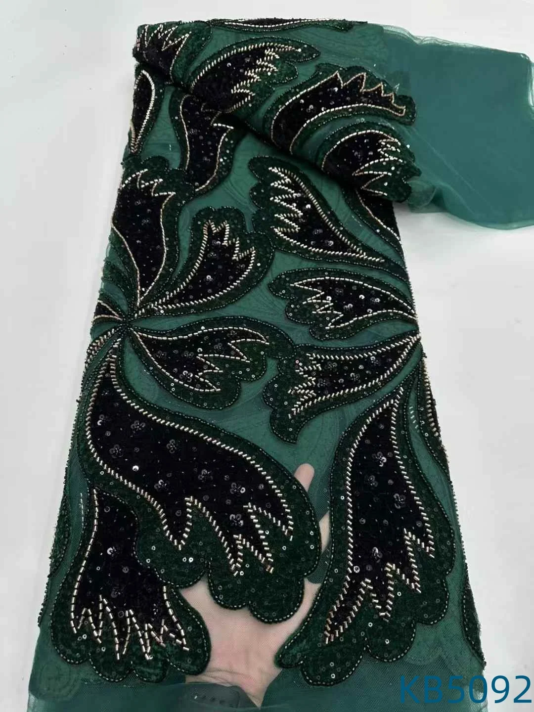 Tessuti di pizzo di maglia francese con perline di velluto africano Tessuti di pizzo di tulle nigeriano con paillettes ricamate in pizzo per abito per party di matrimonio KB5092