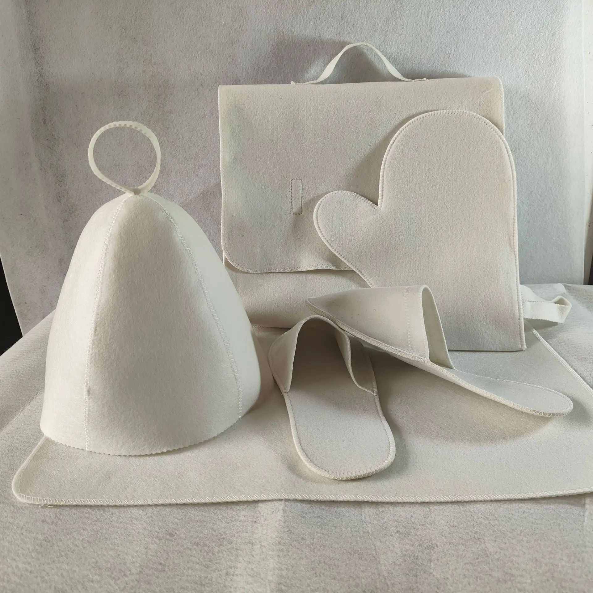 

Sauna cap set Cross-border sweat products Felt non-slip slippers Storage cap Heat insulation and water absorption
