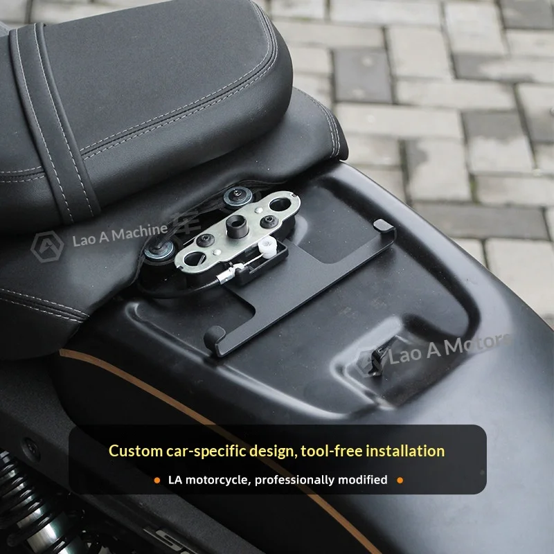 【Premium】For QJMOTOR Flash 400 modified hidden motorcycle helmet lock, anti-theft fixed hook bracket, stainless steel