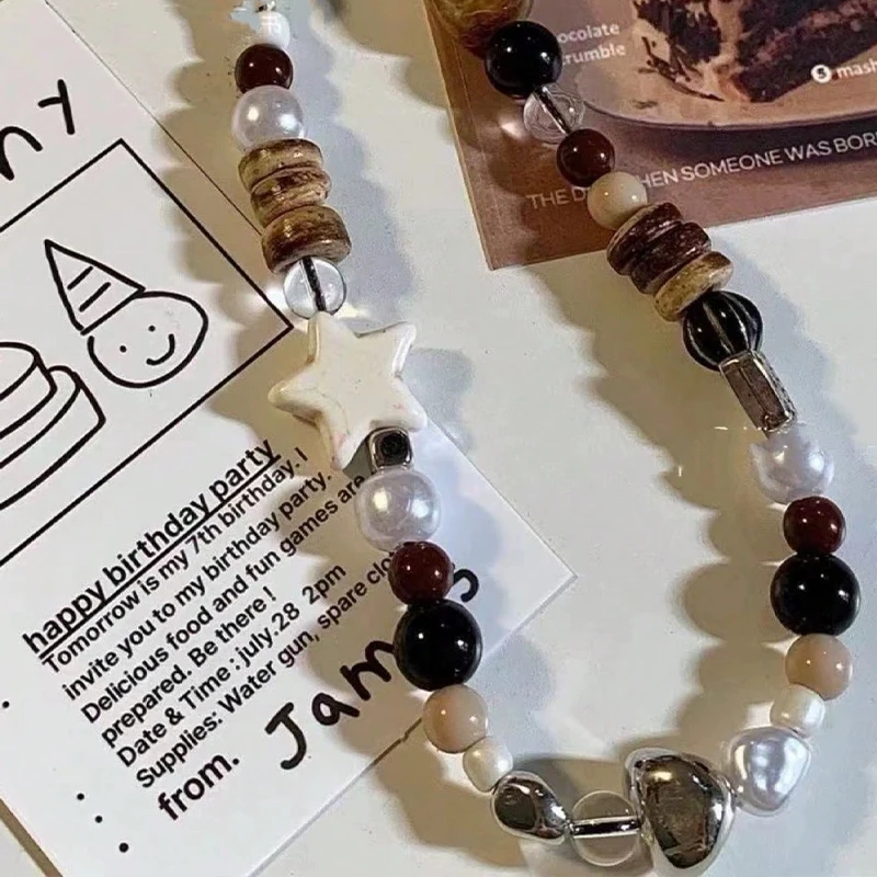 Retro Brown Leopard Cat Bead Phone Chain Elegant Short Wrist Lanyard Decor Bead String Chain Camera Hanging Accessory For Women