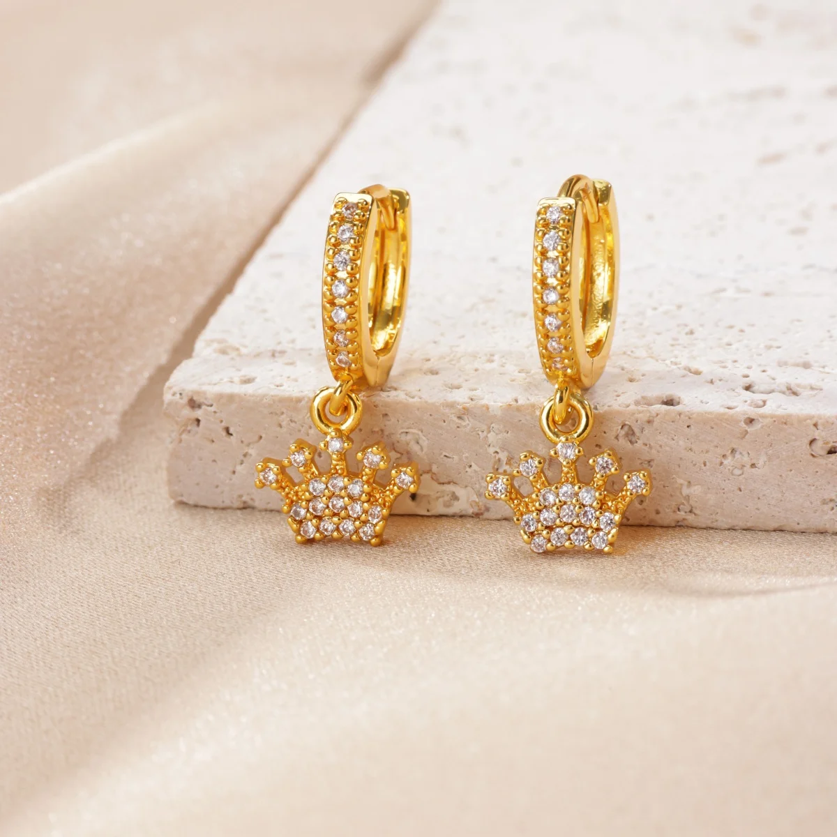 Zircon Crown Hoop Earrings For Women Gold Plated Stainless Steel Hoop Earrings for Girls Cute Princess Promised Jewelry Gift
