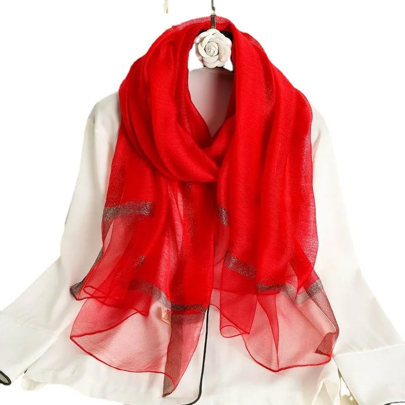 Рисунок 4 - Монохромная декоративная шаль