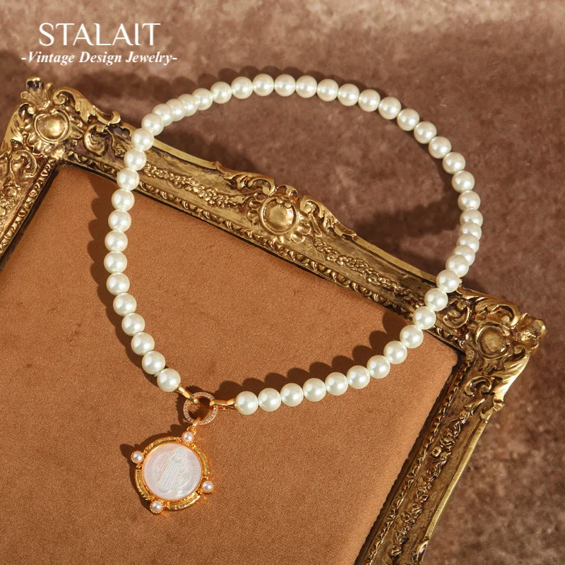 

Vintage Glass Pearl Necklace Freshwater Woman Shell Carving Head Gold Color For Women Accessories Luxury Designer Jewelry Casual