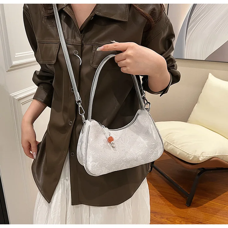 

Fashion New Style Handbag Canvas with Chinese Embroidery Exquisite Premium Feel Women's Crescent Crossbody Bag for Commuting