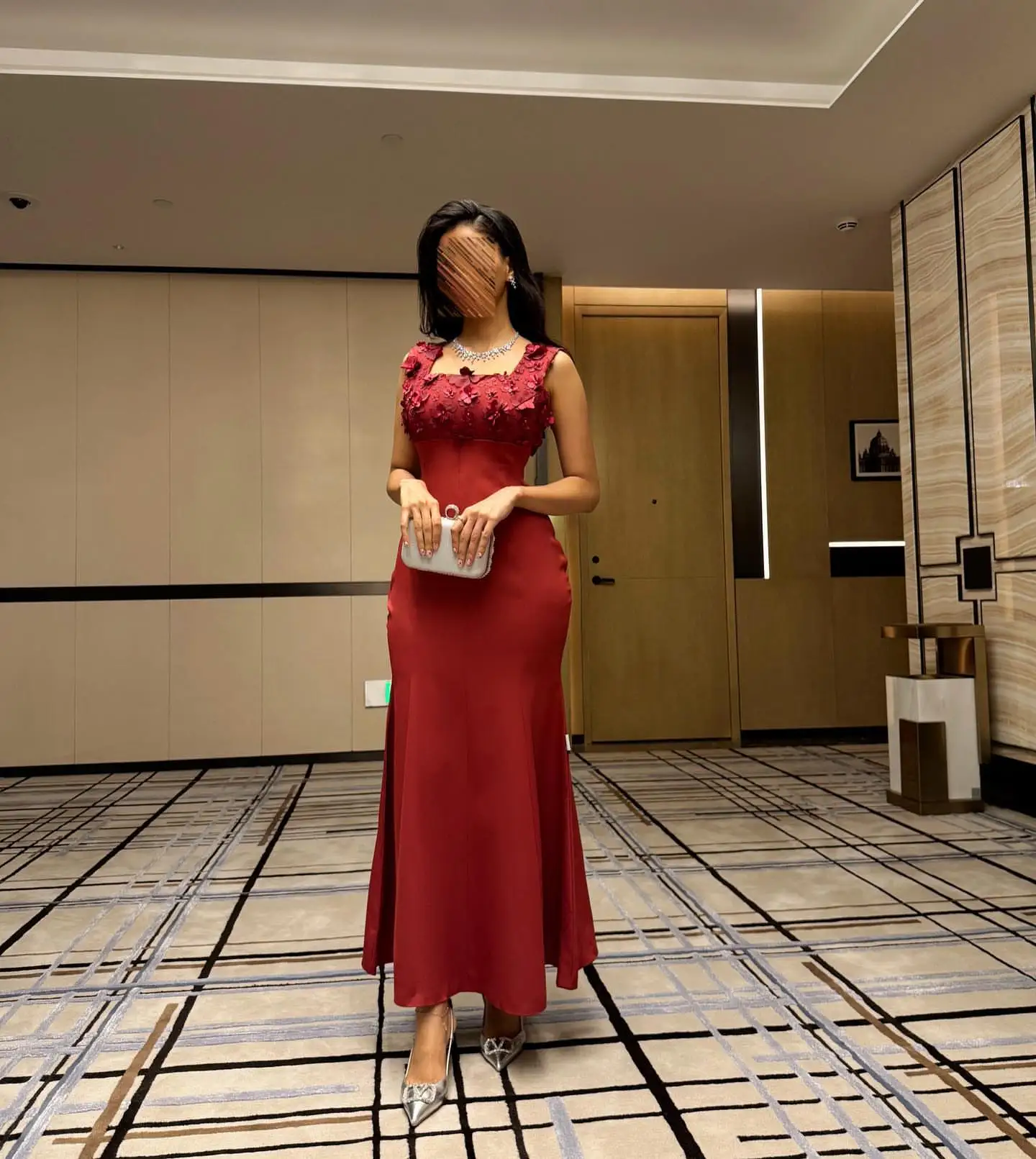 

Платья по индивидуальному заказу Элегантные 3D цветочные атласные вечерние платья с разрезом по бокам Квадратный вырез Труба длиной до щиколотки Молния Пром Вечеринка