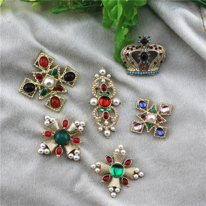 Vintage Antique Baroque Crown Brooch Color Rhinestone Cross Brooch Dress Accessories Corsage