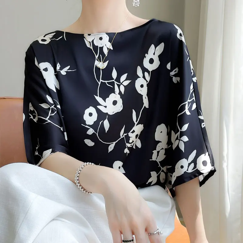 Summer New Ink Printing T-shirt Shirt Acetic Satin Short Sleeve Women\'s Loose Crewneck Shirt