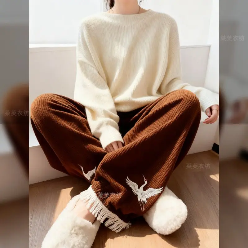 سراويل شتوية صينية جديدة، طراز وطني، فاخرة، سراويل واسعة الساق مطرزة بالزهور، ثنية للخريف والشتاء