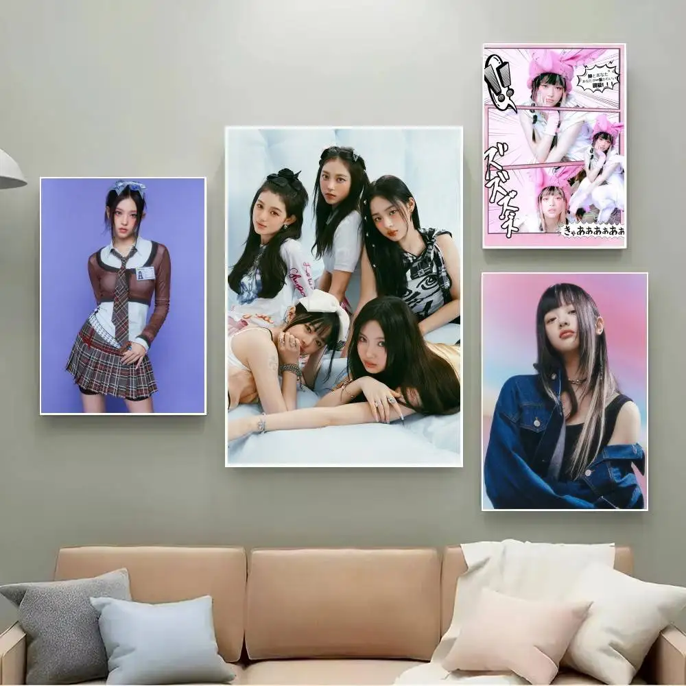 حار Kpop Group N-Newjeans ملصق فني ذاتي اللصق مقاوم للماء ورقة ملصق مقهى بار غرفة جدار ديكور