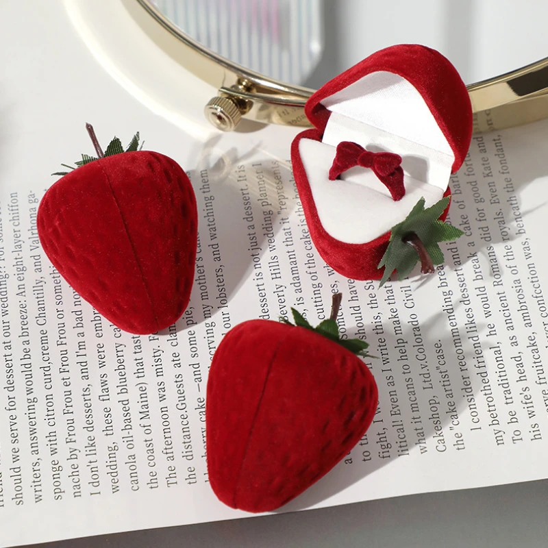 

Romantic Cute Strawberry Ring Box Velvet Jewelry Boxes Storage Finishing Woman Earrings Portable Box Jewelry Display Packaging