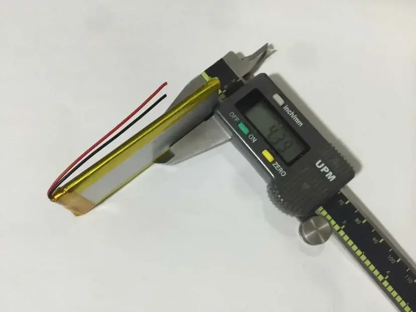 Nuova batteria al litio polimerica genuina da 3,7 V 1100 MAH alta anti Nuova batteria ricaricabile per telefono cellulare calda Elettricità durevole