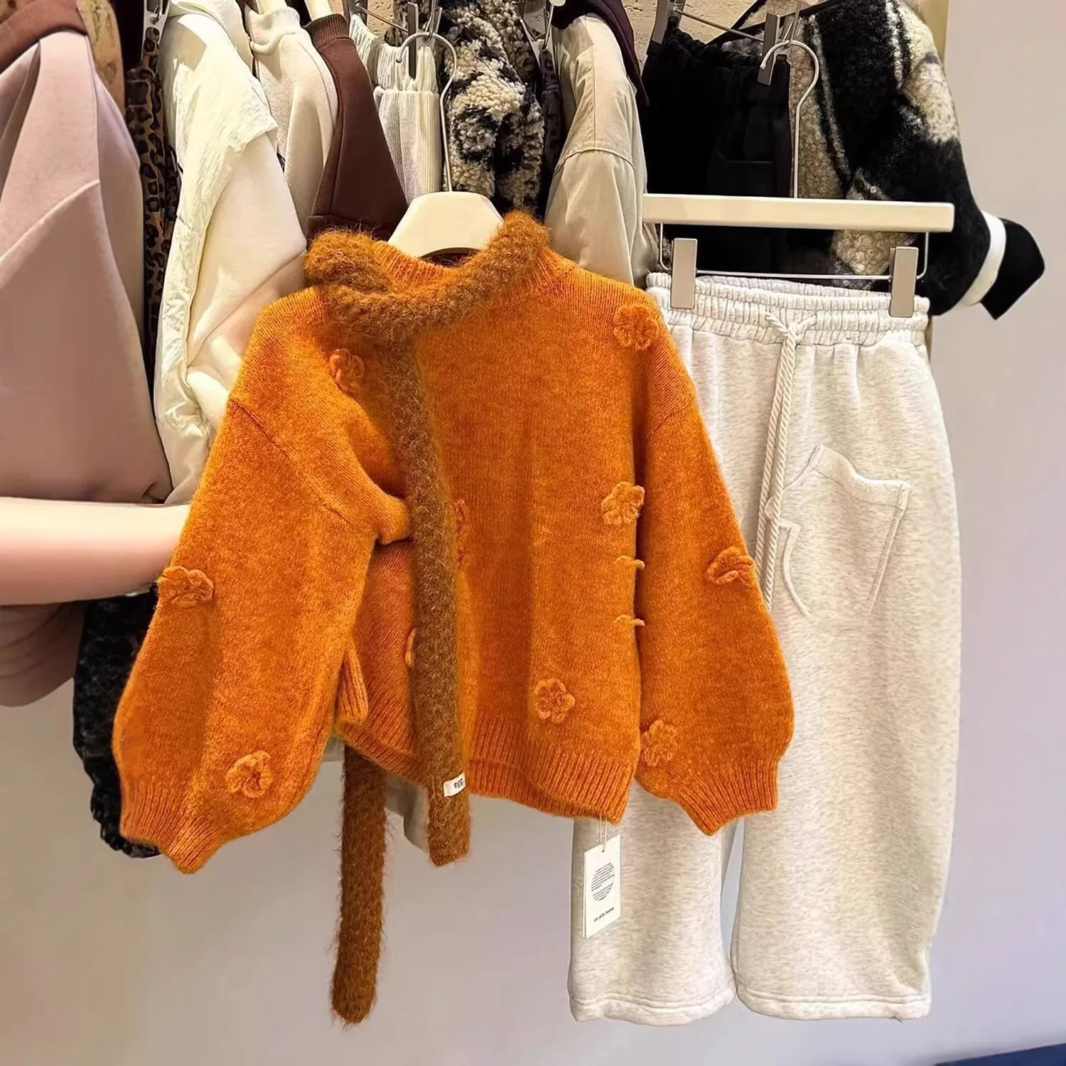 Korean Girls' 2026 Spring and Autumn Winter New Sweet Orange Three-dimensional Hook Flower Thick Sweater for Children