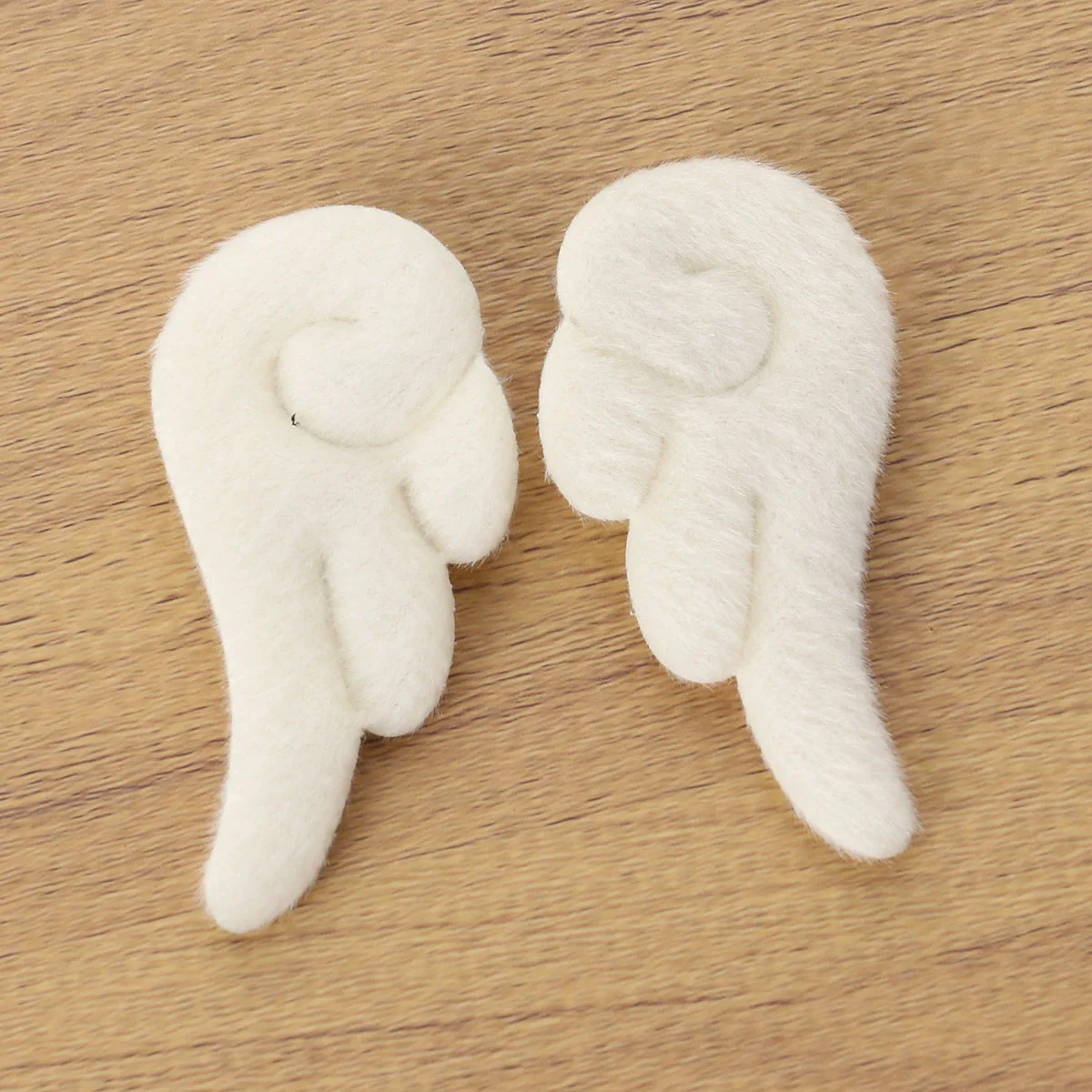 

2 Pairs Angel Wings Hair Clips Girls Barrettes Kids Accessories Soft Bright Colors Fashion Toddler Teen Girl Woman