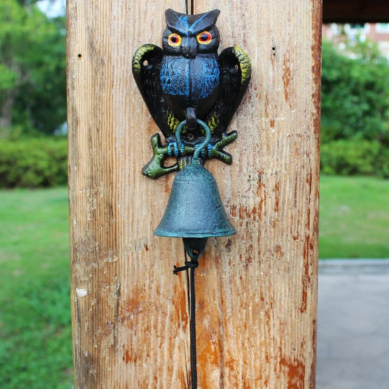 Hand Painted Blue Owl Cast Iron Wall Bell Home Garden Wall Decor Owl Figurines Hand Cranking Wall Mounted Welcome Door Bell