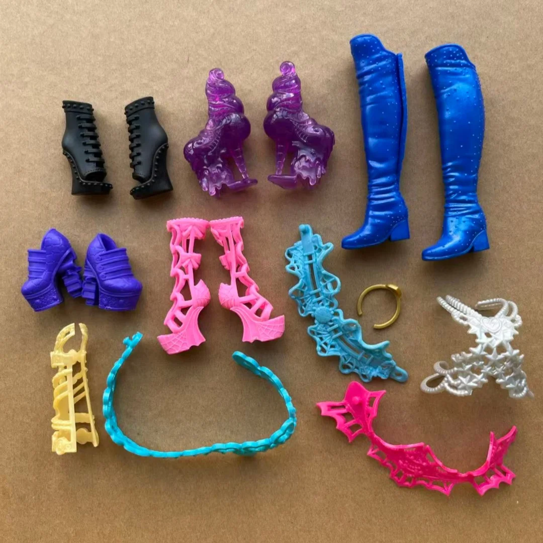 Conjunto de acessórios de vestir de boneca monstering colorido, decorações diy, incluindo sapatos, botas, cintura, colar para brincadeiras criativas