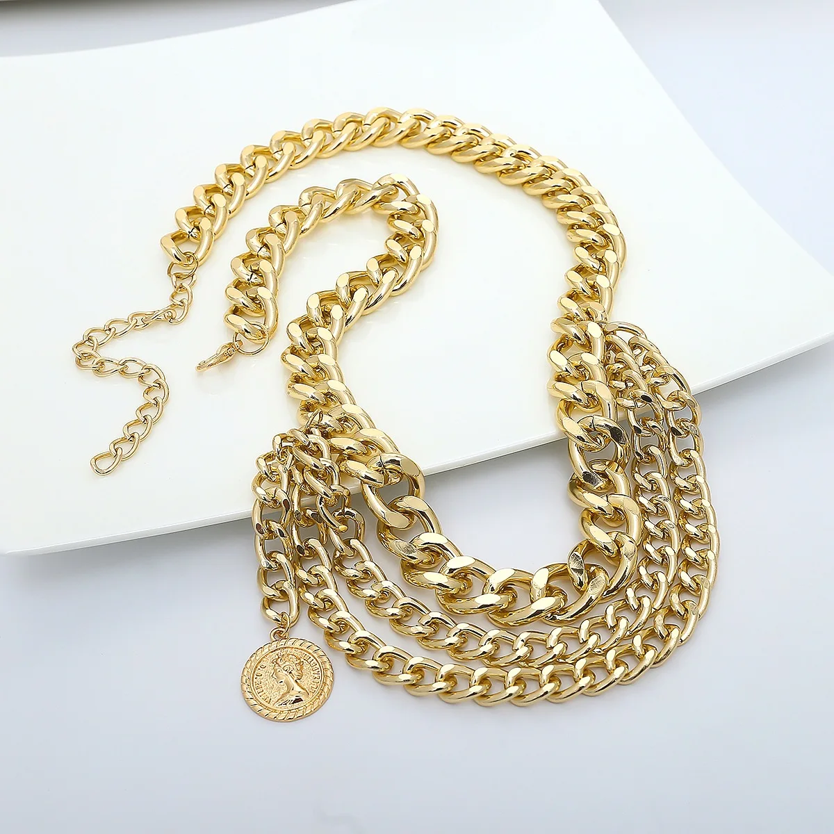 Cinturón de cadena con flecos dorados para mujer, cinturón de Metal dorado con flecos, estilo Punk, de lujo, para vestidos