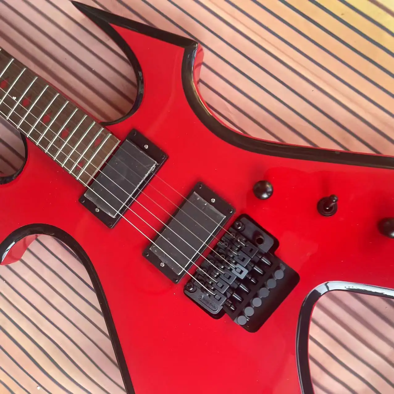 B. C electric guitar split body electric guitar, red body, high gloss, rosewood fingerboard, maple track, EMG pickup, tremolo st