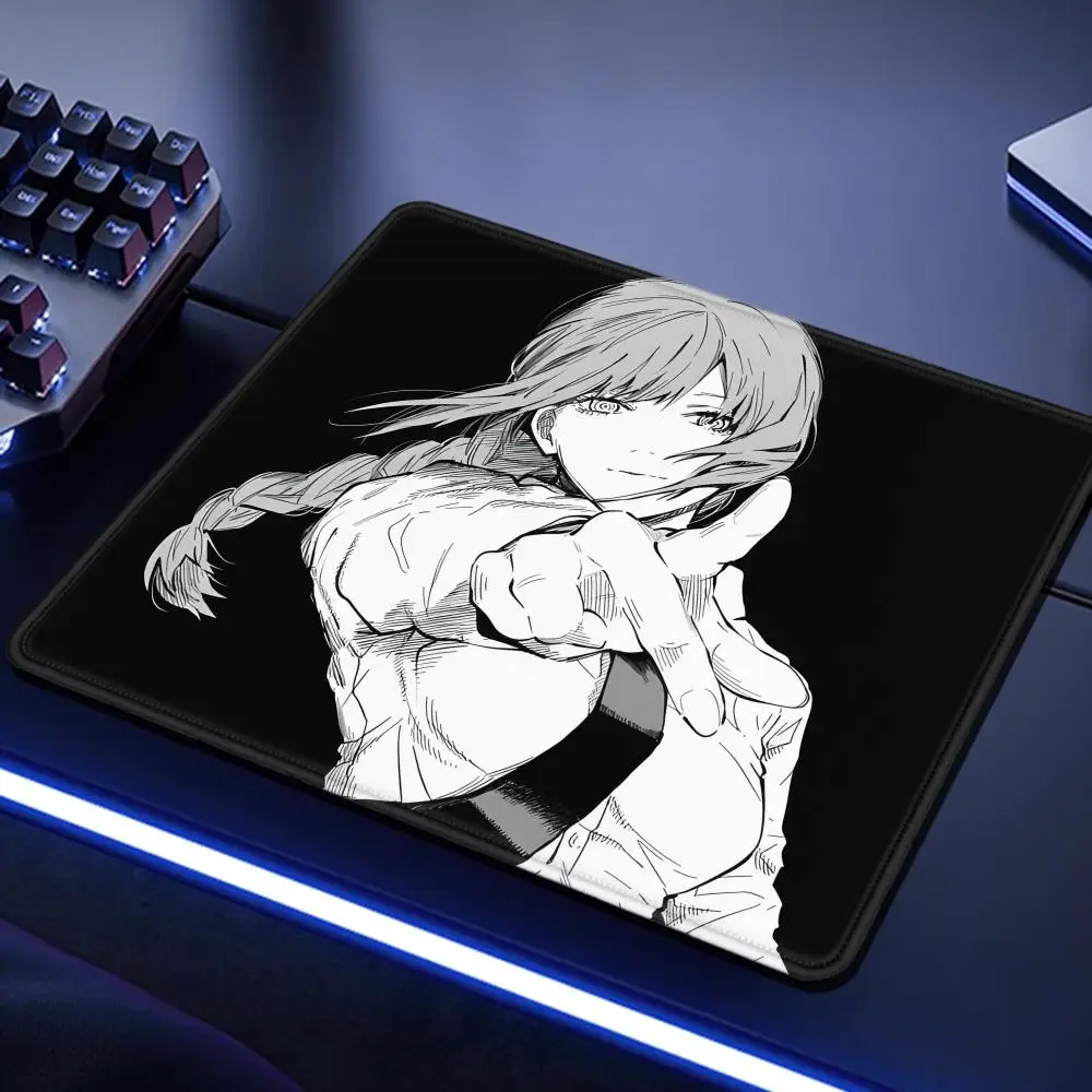 Makima mousepad pequeno escritório computador mesa tapete teclado motosserra homem mouse almofada portátil antiderrapante deskpad decoração de casa