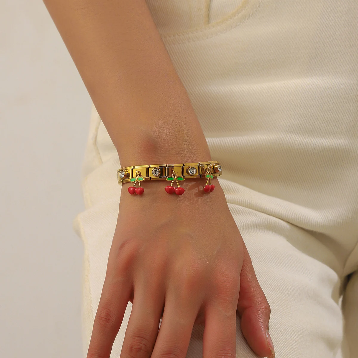 Modisches Vergoldetes Kirsch-Anhänger Armband mit Tropfenöl-Effekt Koreanischer Stil Sommer Frische Süße Frucht-Serie Schmuck