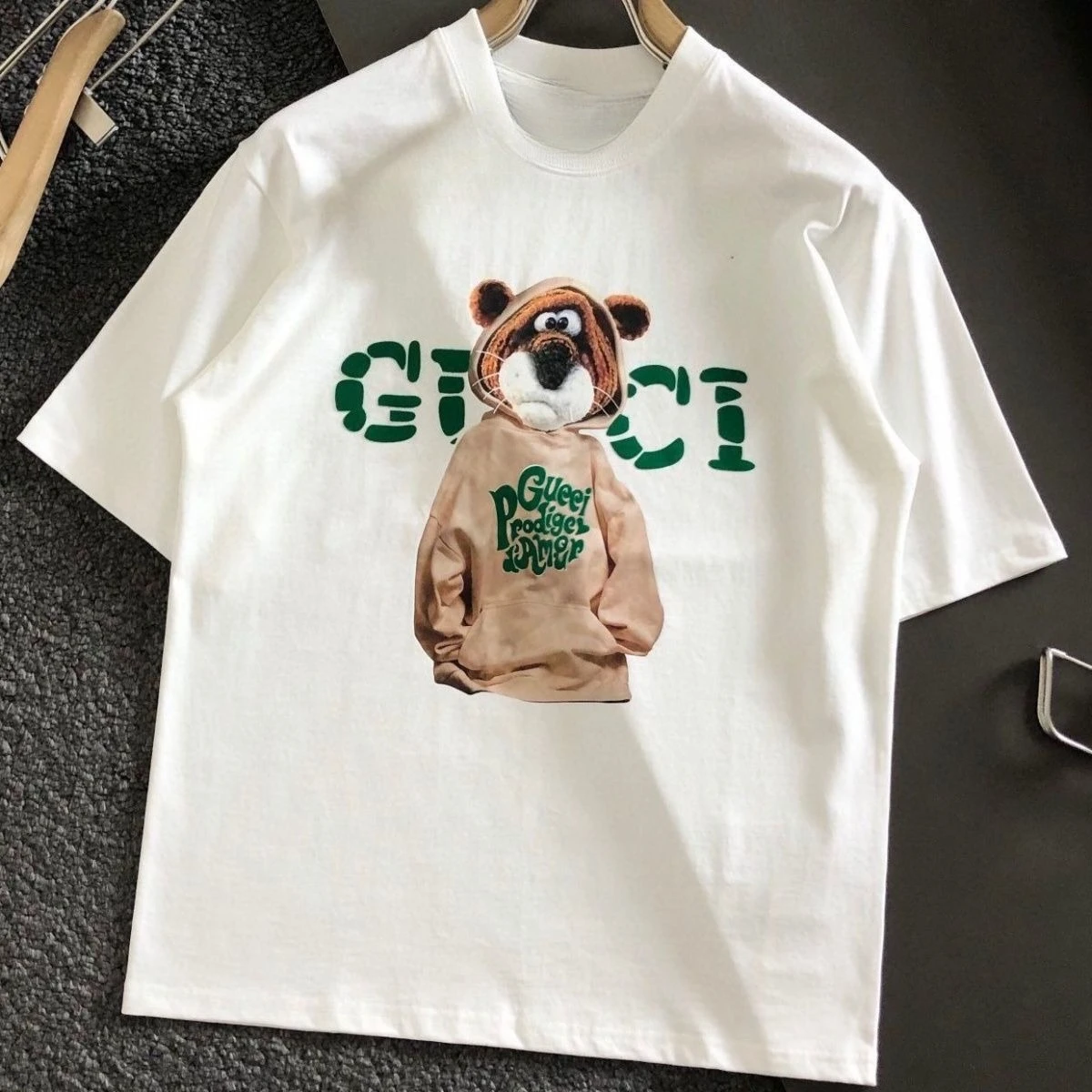 

A New Cartoon Bear Print Letter Pure Cotton Short-sleeved Cotton T-shirt for Both Men and Womena Fashion Brand for Loose Couples