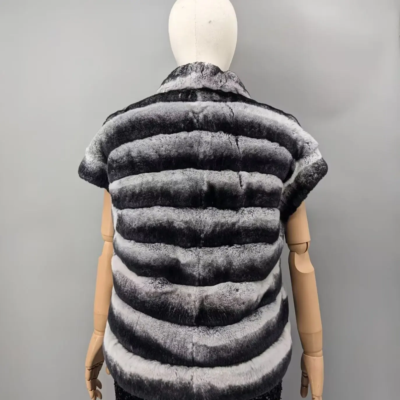 Real Rex Rabbit Chinchilla Striped Fur Vest Classic Lapel Sleeveless Fur Waistcoat Winter Women Outerwear 23A1043