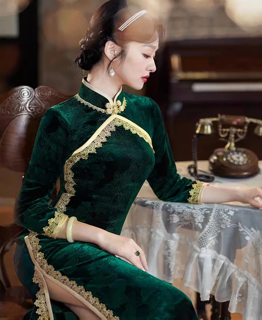 Dark Green Lace Edge Cheongsam Velvet High-End Feeling Simple Elegant Young Lady Dress Old Shanghai Trend Retro Apparel
