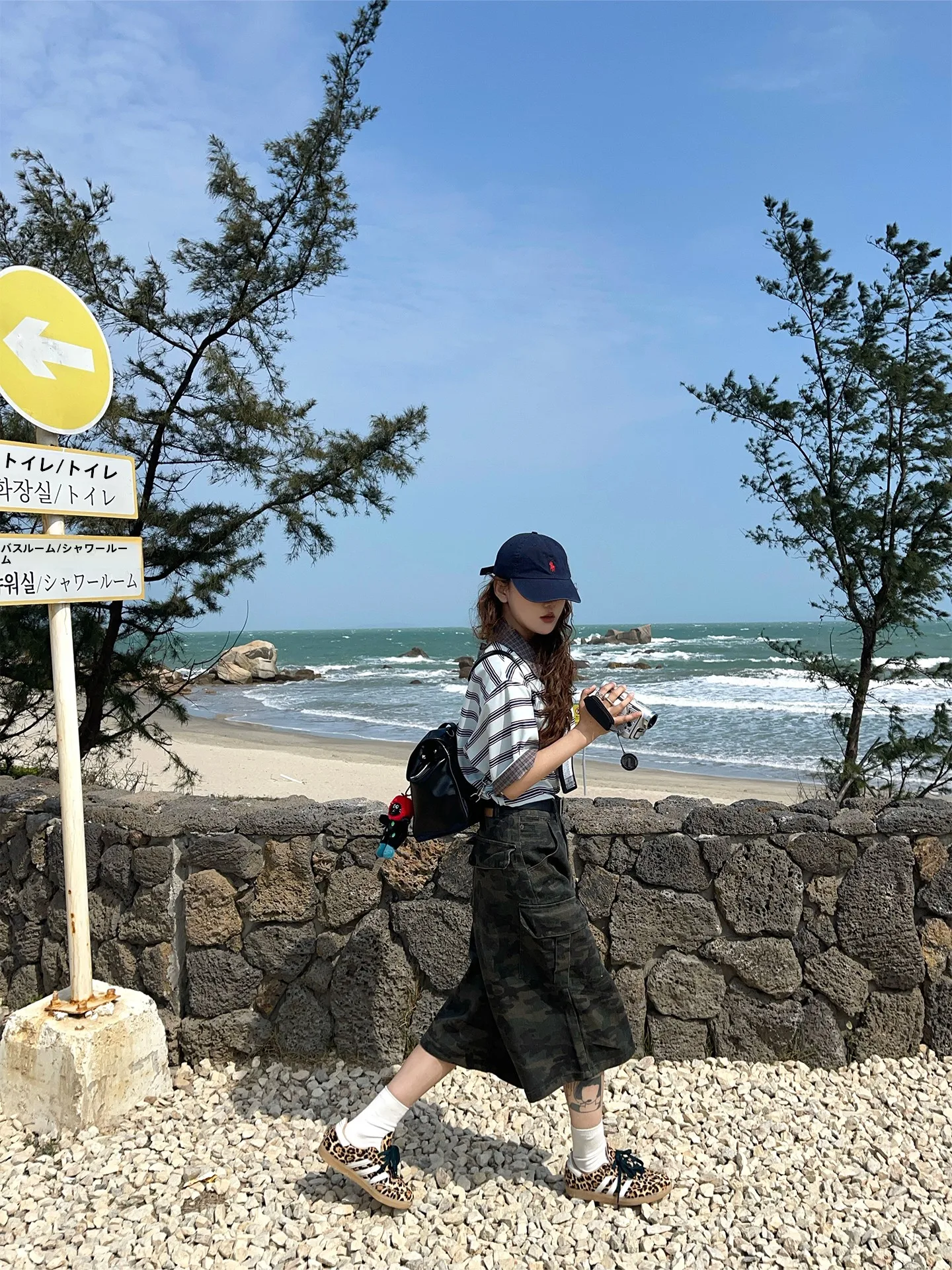 

Камуфляжные джинсы-кюлоты с широкими штанинами и большими карманами в корейском стиле, повседневные, универсальные, уличная мода, средней длины