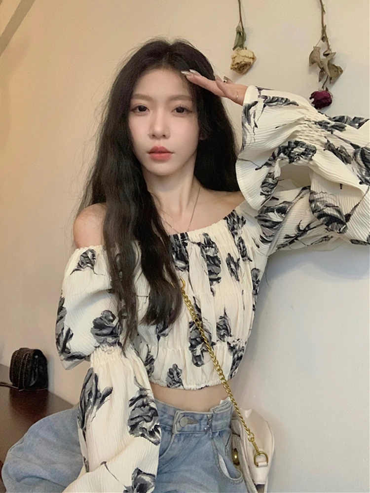 Korean ink wash printed pleated long sleeved tops,slash neck pleated rose print beige black flared sleeve shirt  camicette