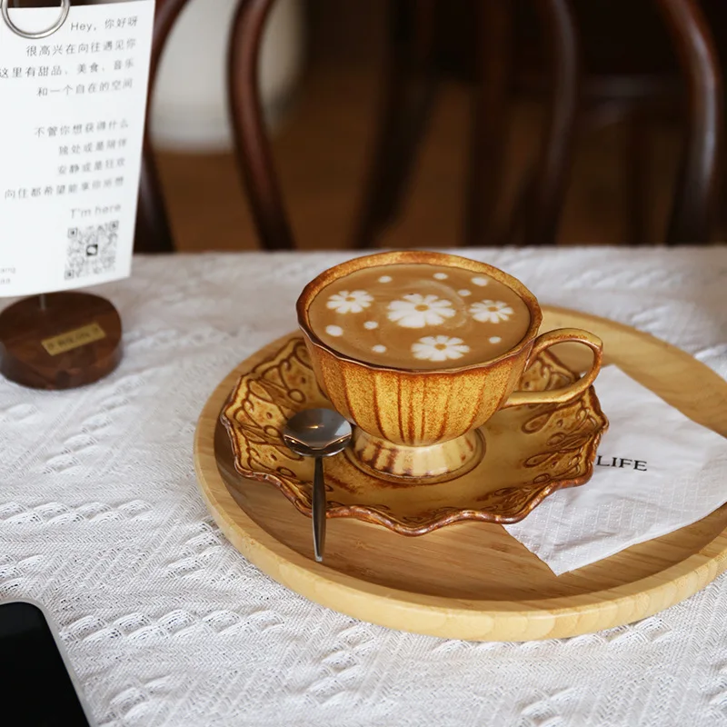 

Необычный набор кофейных чашек и блюдец в стиле ретро, бытовая керамическая чашка для воды в европейском стиле, легкая роскошная и изысканная чашка для латте