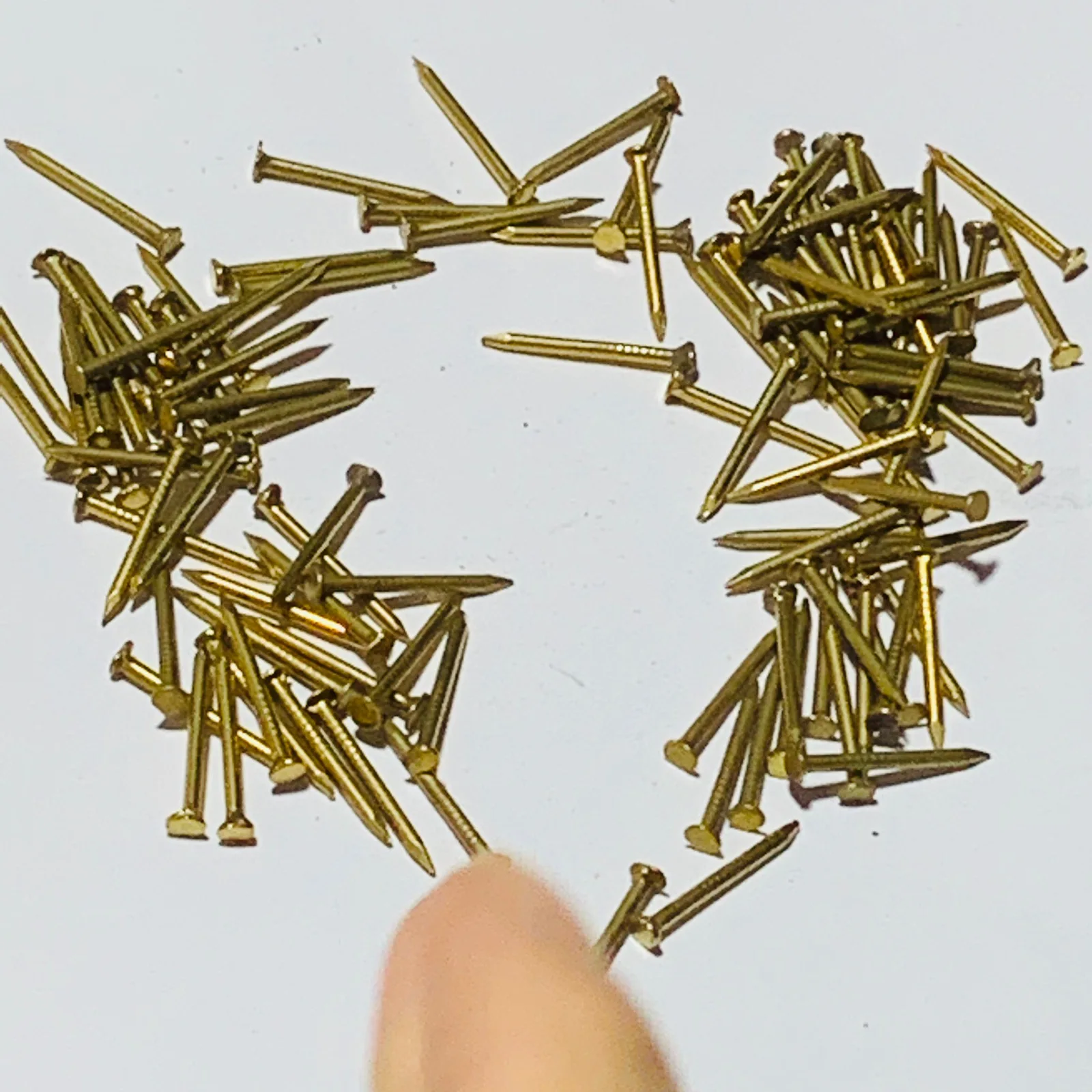 

18mm Long Brass Nails, Fastening Nails, Corrosion-Resistant, Quality Brass Nails, Connecting Wood, Etc. Golden Yellow Gloss, Classy Elegant