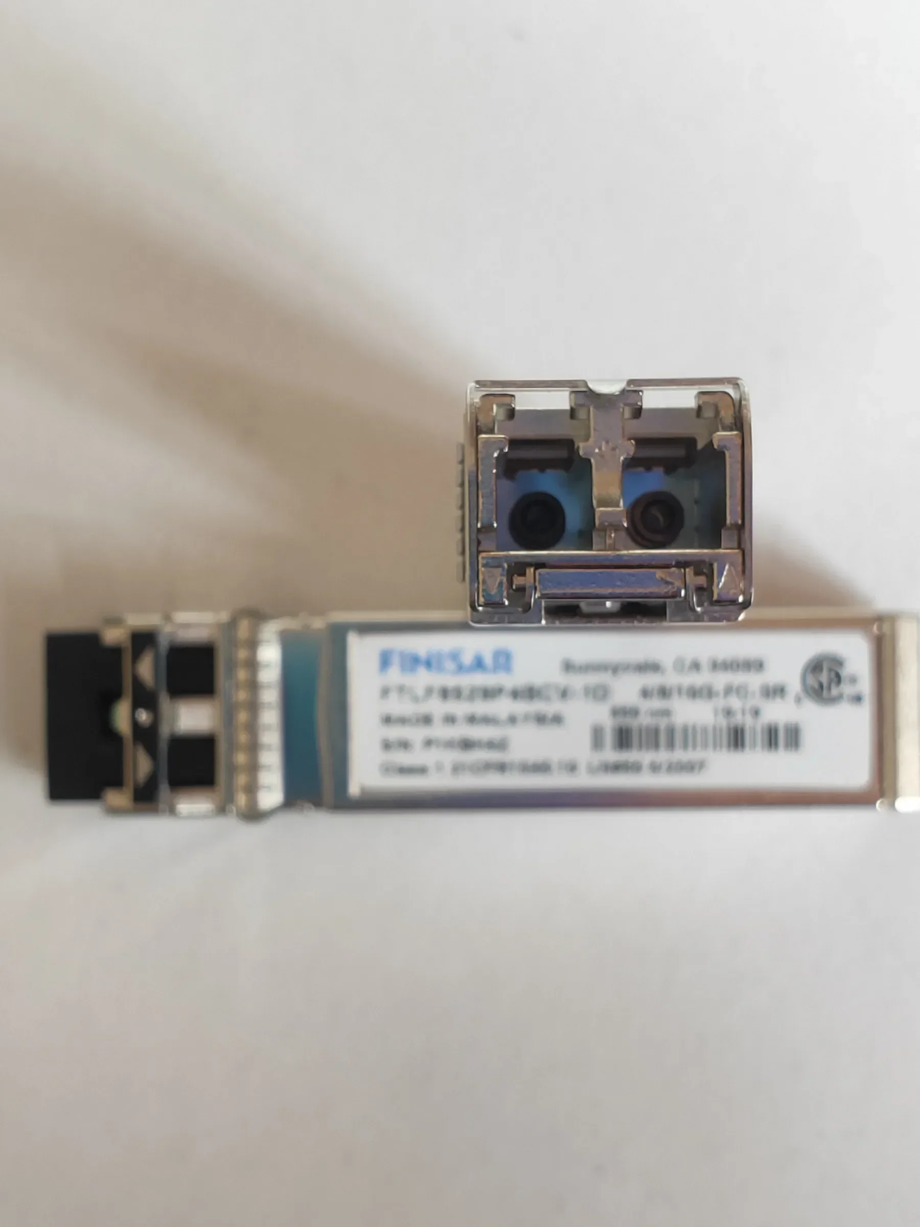 Фото 1 шт. Finisar 850NM 16G SFP трансивер FTLF8529P4BCV-1D 16G-FC-SR CA 94089 16 ГБ оптоволоконный модуль